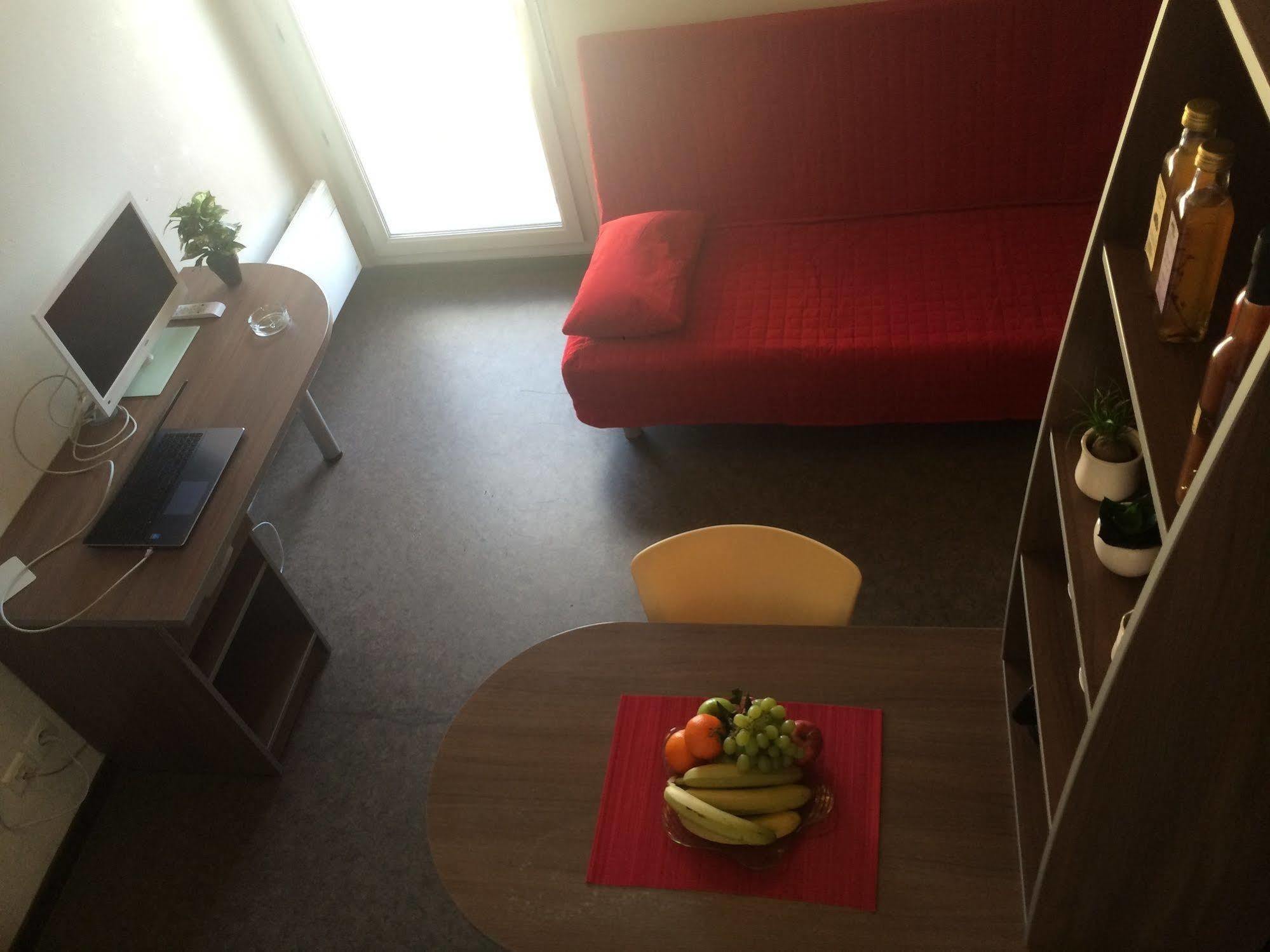 Le Patio Des Traboules Aparthotel Лион Екстериор снимка