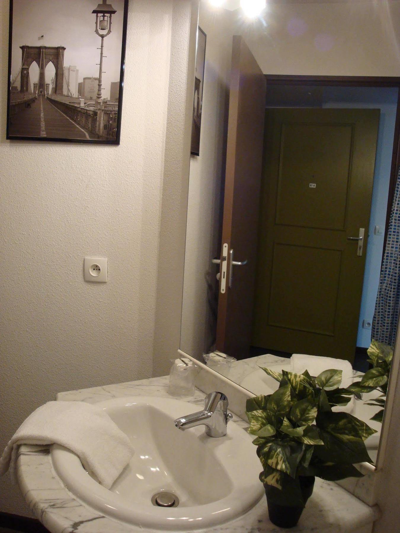 Le Patio Des Traboules Aparthotel Лион Екстериор снимка
